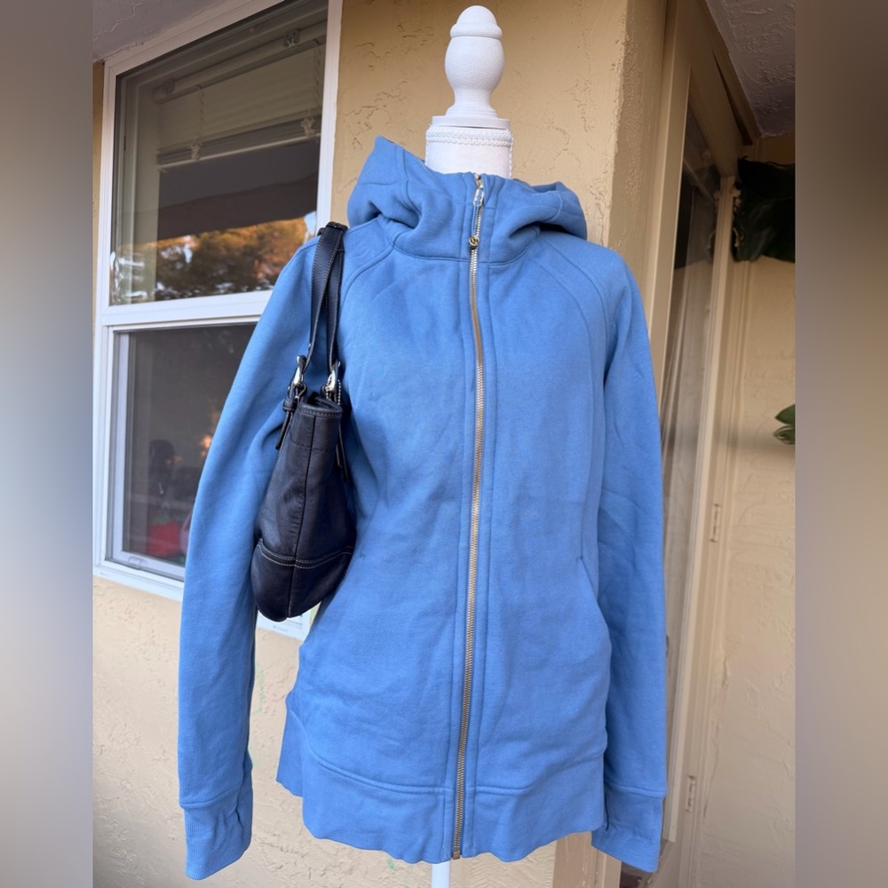 lululemon athletica Blue Jacket With a gold zipper